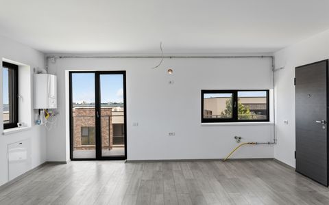 Apartament cu 3 camere de vânzare în Ovidiu
