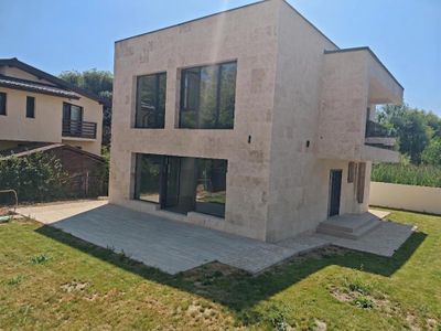 Casă cu 6 camere de vânzare în Tunari – fotografia 2 din 28