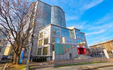 Spațiu de birouri cu 18 camere de vânzare în Vitan Mall, București