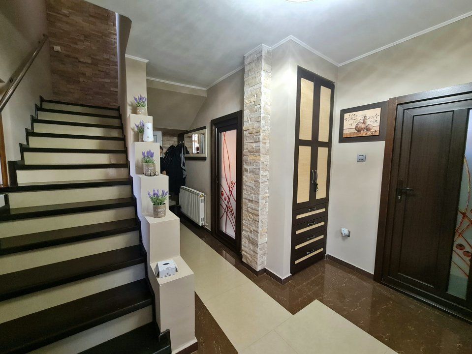 Casă cu 6 camere de vânzare în Domnești – fotografia 8 din 36