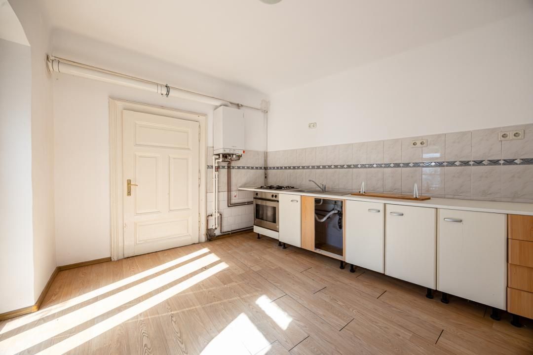 Casă cu 10 camere de vânzare în Ultracentral, Brașov – fotografia 17 din 30
