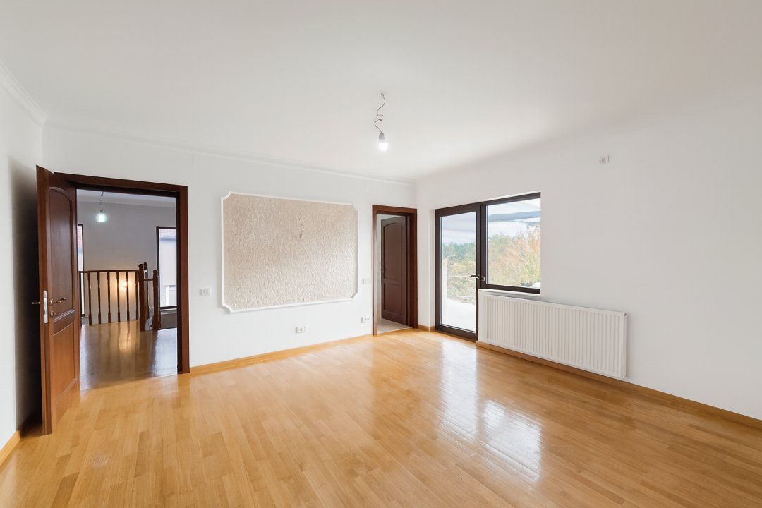 Casă cu 8 camere de vânzare în Snagov – fotografia 10 din 26