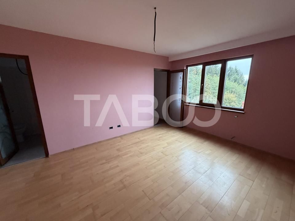 Casă cu 7 camere de vânzare în Berivoi – fotografia 9 din 29