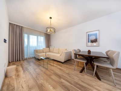 Apartament cu 2 camere de închiriat în Tractorul, Brașov – fotografia 3 din 28