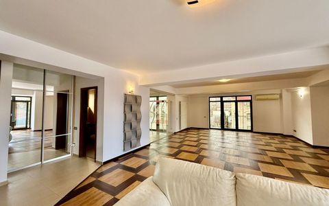 Apartament cu 4 camere de vânzare în Aviatorilor, București