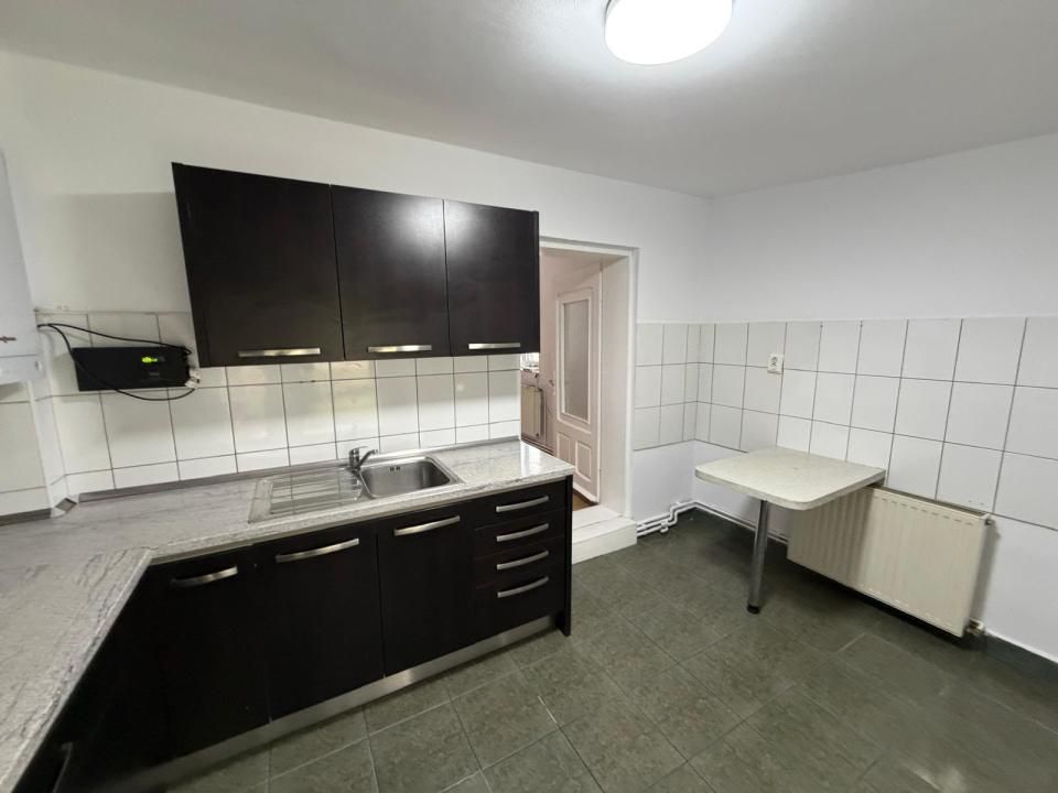 Casă cu 7 camere de vânzare în Sud, Câmpina – fotografia 13 din 24