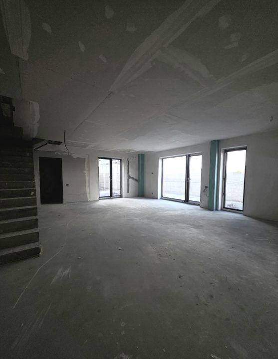 Apartament cu 3 camere de vânzare în Inel I, Constanța – fotografia 3 din 18