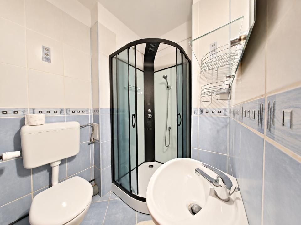 Apartament cu 3 camere de închiriat în Vlahuta, Brașov – fotografia 11 din 15