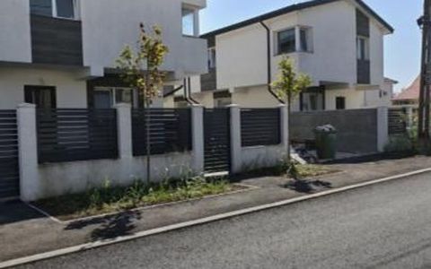 Casă cu 4 camere de vânzare în Exterior Vest, Tunari