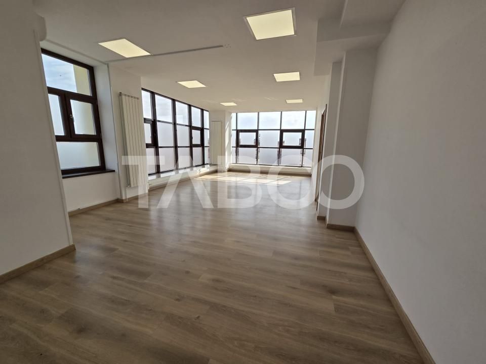 Spațiu de birouri cu 14 camere de închiriat în Făgăraș – fotografia 4 din 14