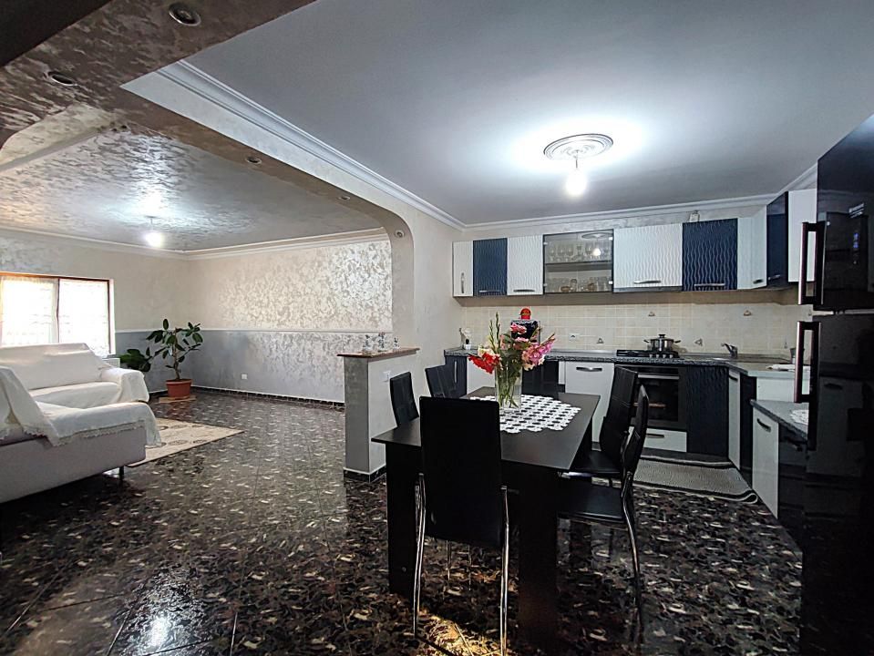 Casă cu 5 camere de vânzare în Valu lui Traian – fotografia 1 din 29