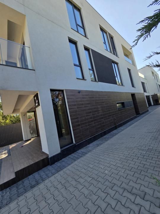 Casă cu 7 camere de vânzare în Iancu Nicolae, București – fotografia 4 din 21