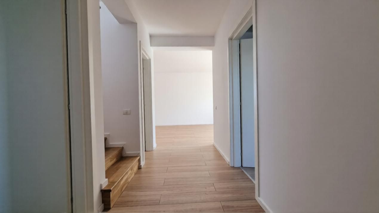 Casă cu 4 camere de vânzare în Sud, Tunari – fotografia 9 din 17