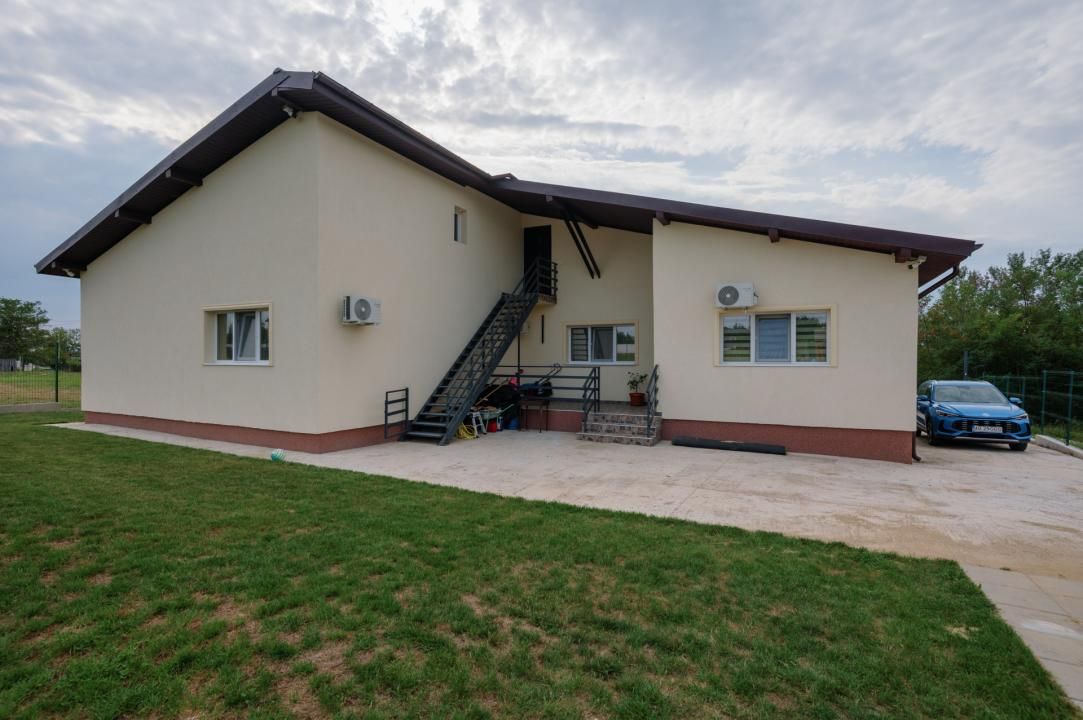 Casă cu 4 camere de vânzare în Trivale, Pitești – fotografia 17 din 21