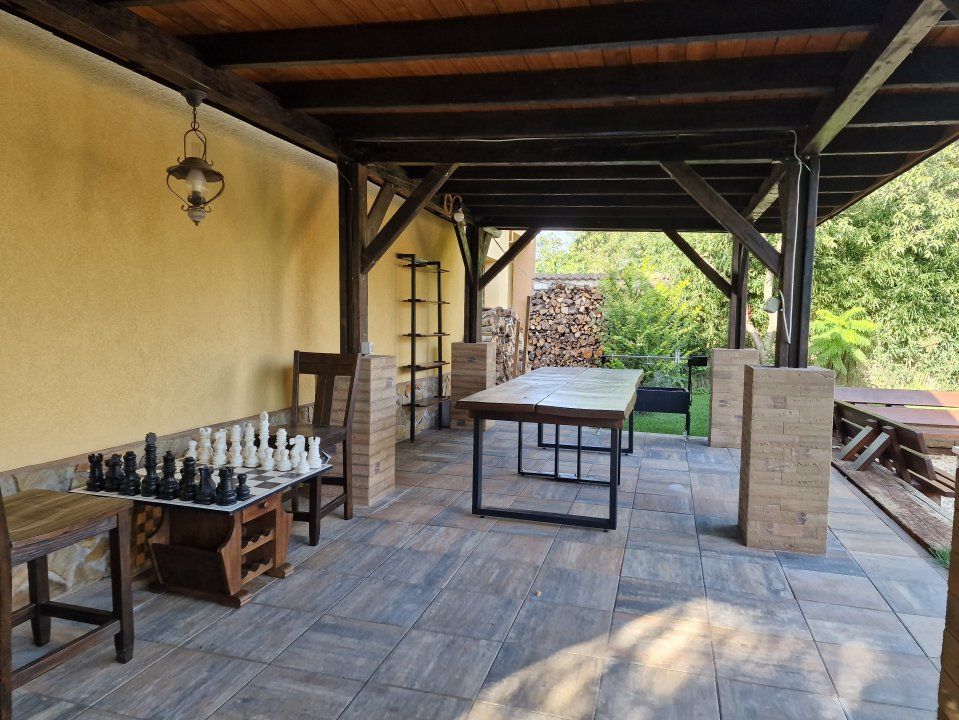 Casă cu 10 camere de vânzare în Mogoșoaia – fotografia 29 din 38