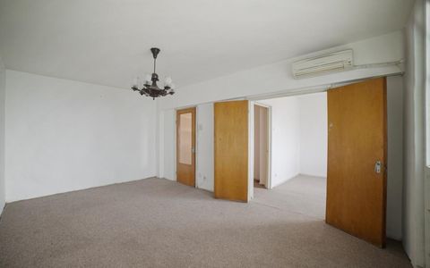 Apartament cu 4 camere de vânzare în Tei, București