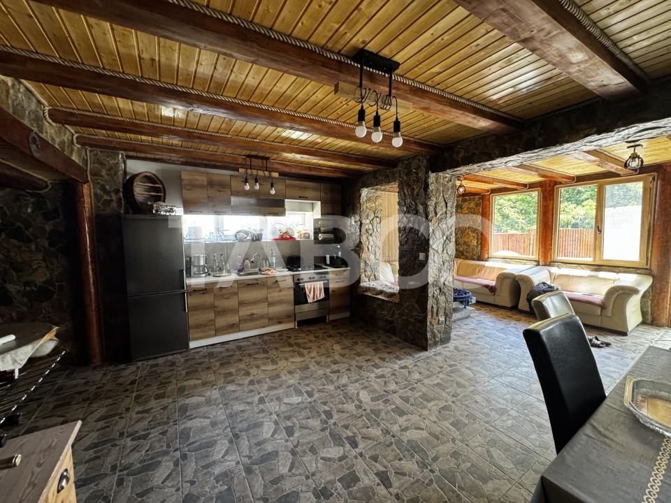 Hotel / pensiune cu 8 camere de vânzare în Rășinari – fotografia 13 din 32