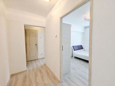 Apartament cu 3 camere de vânzare în Drumul Taberei, București – fotografia 2 din 10