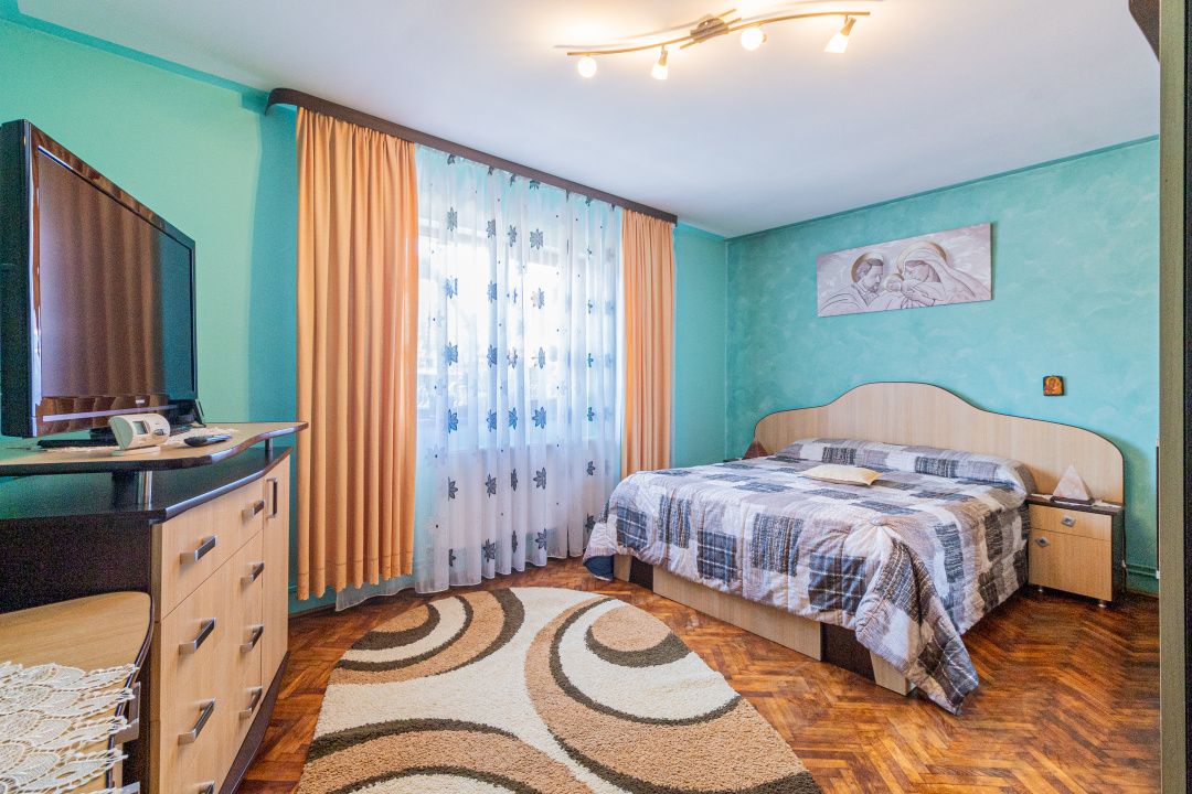 Casă cu 10 camere de vânzare în Râșnov – fotografia 6 din 35