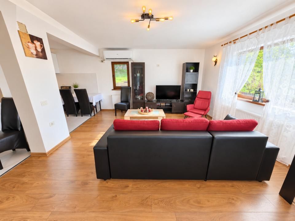 Casă cu 5 camere de vânzare în Buhalnita – fotografia 8 din 23