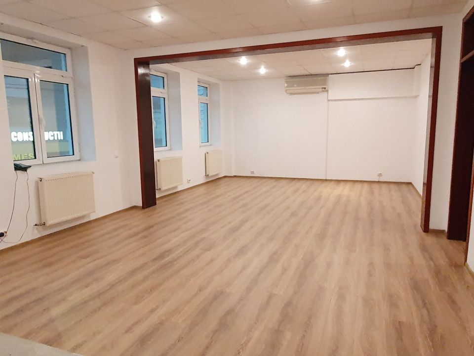 Spațiu de birouri cu 7 camere de vânzare în Calea Calarasilor, București – fotografia 1 din 11