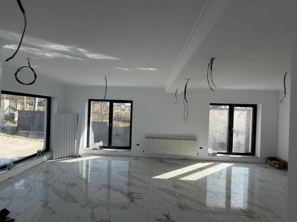 Casă cu 4 camere de vânzare în Exterior Sud, Curtea de Argeș – fotografia 6 din 7