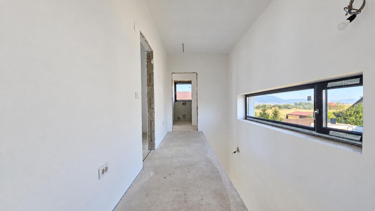 Casă cu 5 camere de vânzare în Central, Cristian – fotografia 19 din 26