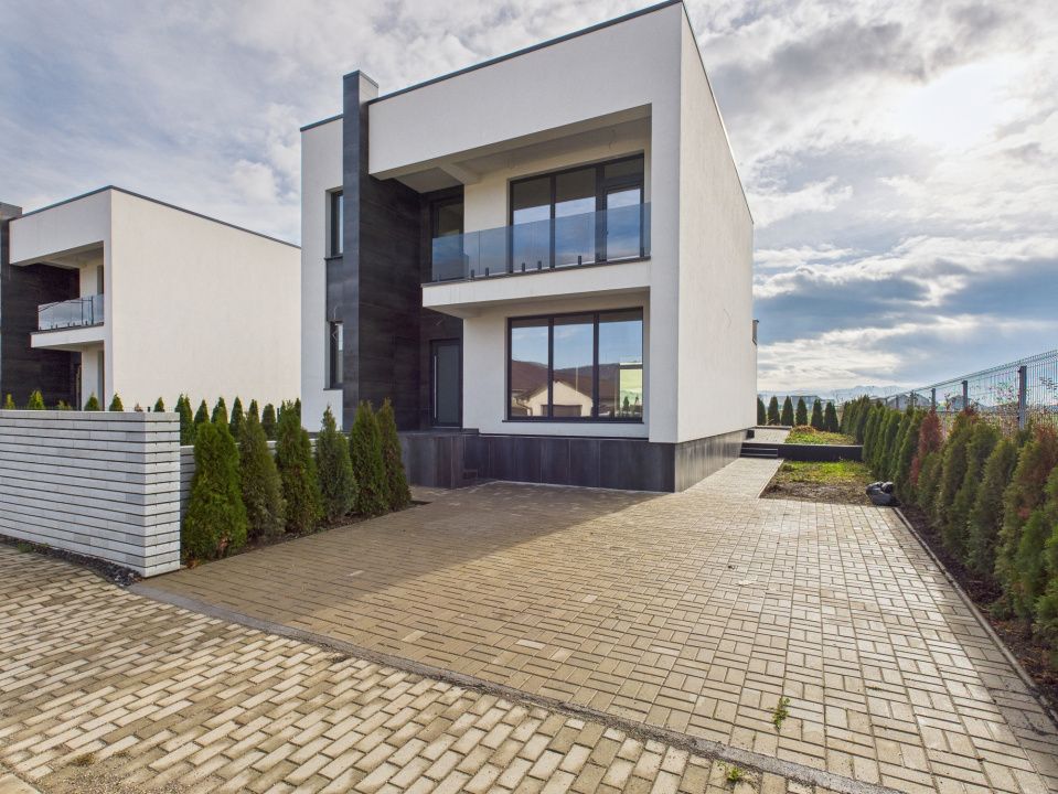 Casă cu 4 camere de vânzare în Est, Sânpetru – fotografia 4 din 28
