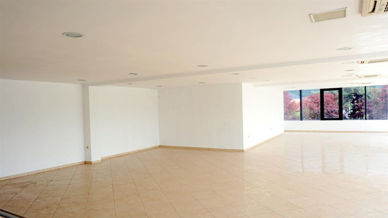 Spațiu comercial cu 1 cameră de închiriat în Cartierul Traian, Râmnicu Vâlcea – fotografia 6 din 14