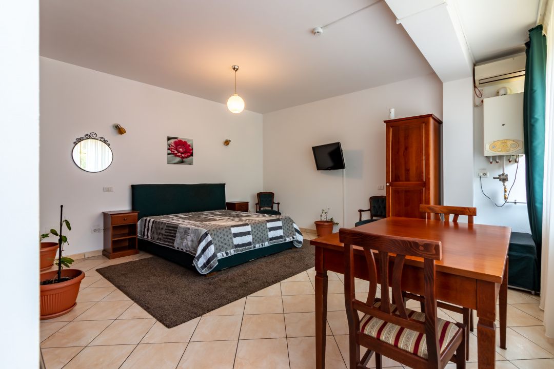 Casă cu 9 camere de vânzare în Unirii, București – fotografia 33 din 49