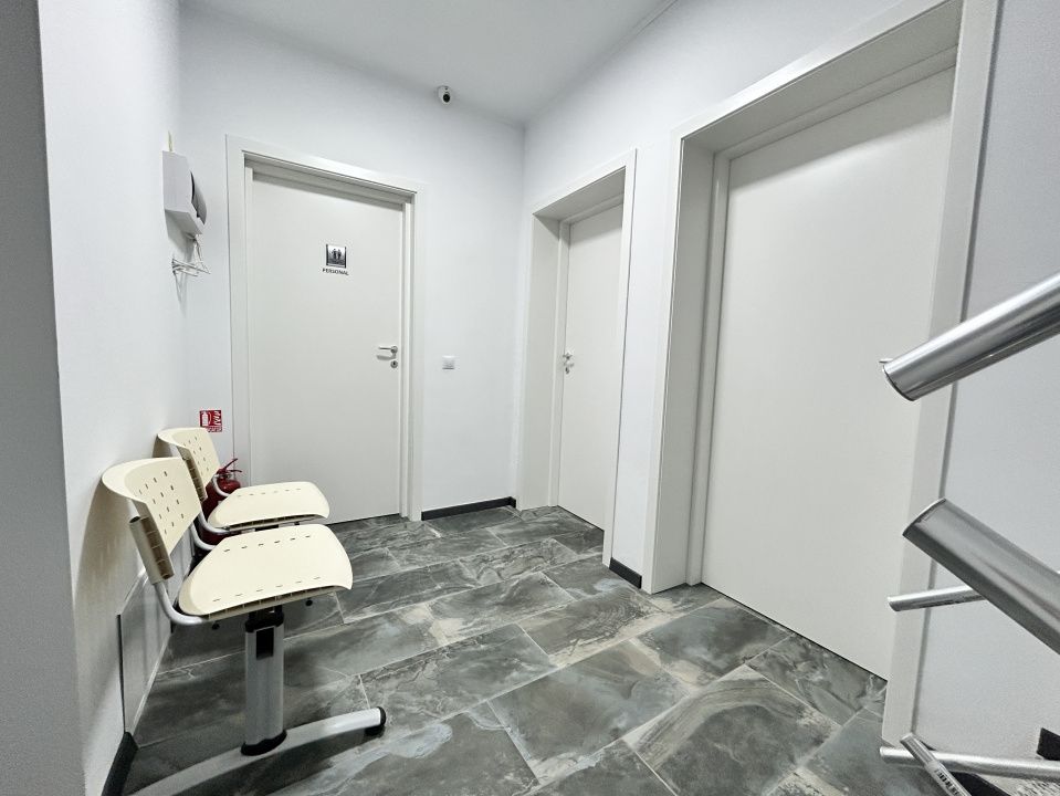 Spațiu comercial cu 16 camere de vânzare în Central, Corbeanca – fotografia 17 din 20