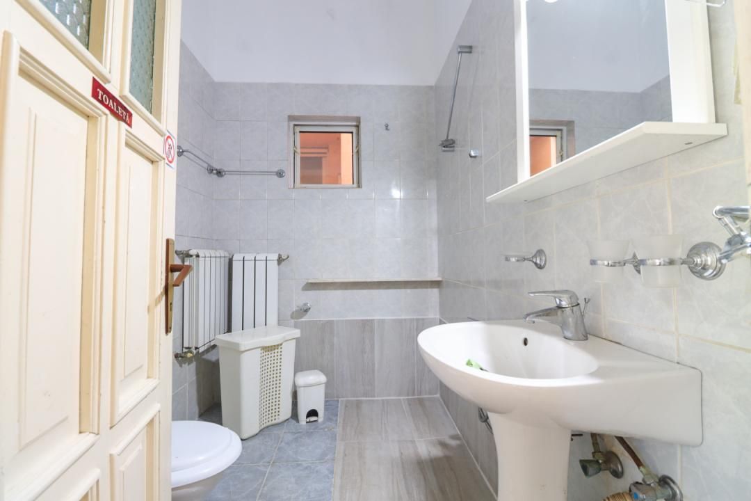 Casă cu 9 camere de închiriat în Tei, București – fotografia 10 din 22