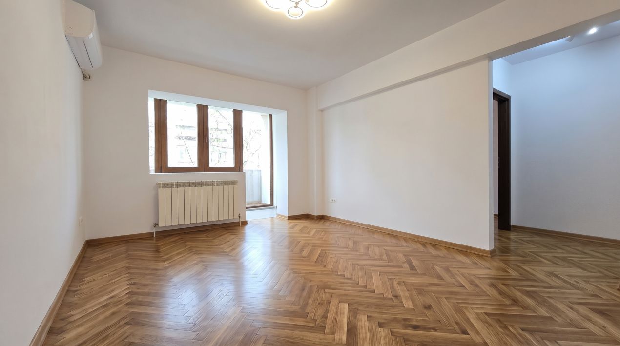 Apartament cu 3 camere de vânzare în Inel II, Constanța – fotografia 1 din 3