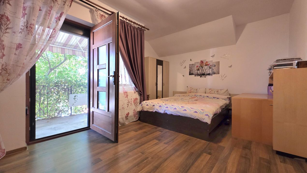 Casă cu 4 camere de vânzare în Lazu – fotografia 6 din 26