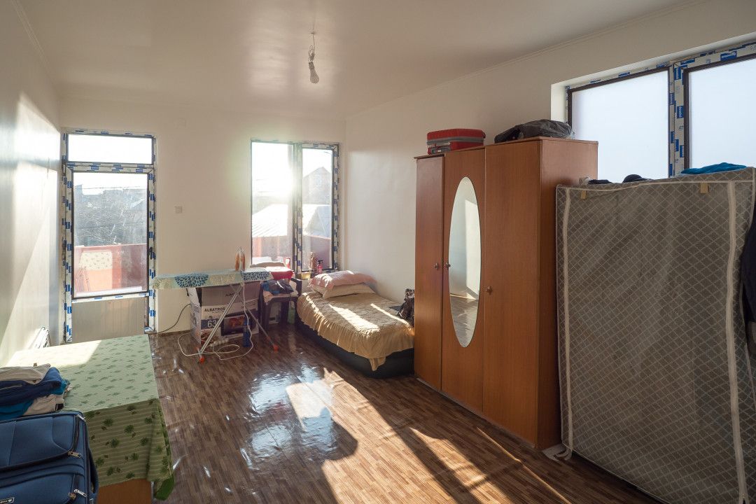 Casă cu 8 camere de vânzare în Est, Voluntari – fotografia 44 din 65