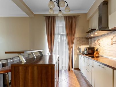 Casă cu 7 camere de vânzare în Ferdinand, București – fotografia 4 din 25