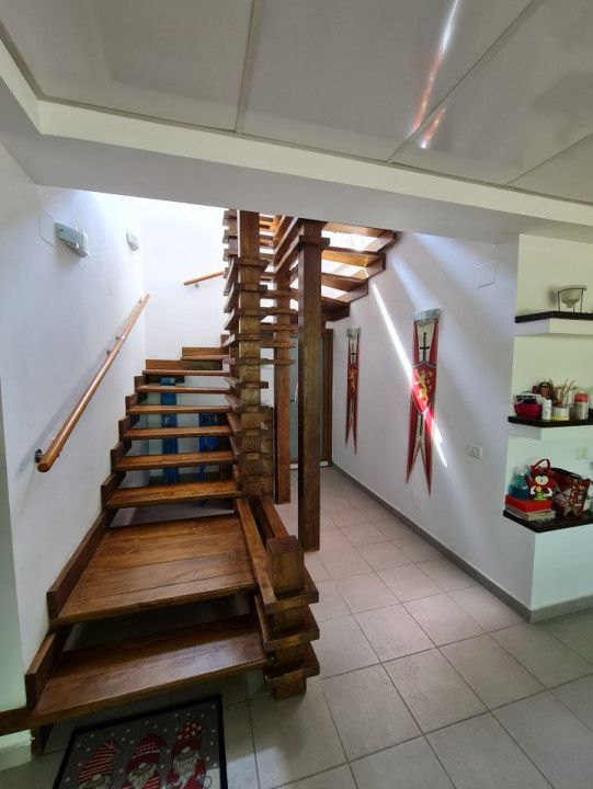 Casă cu 5 camere de vânzare în Mogoșoaia – fotografia 11 din 21