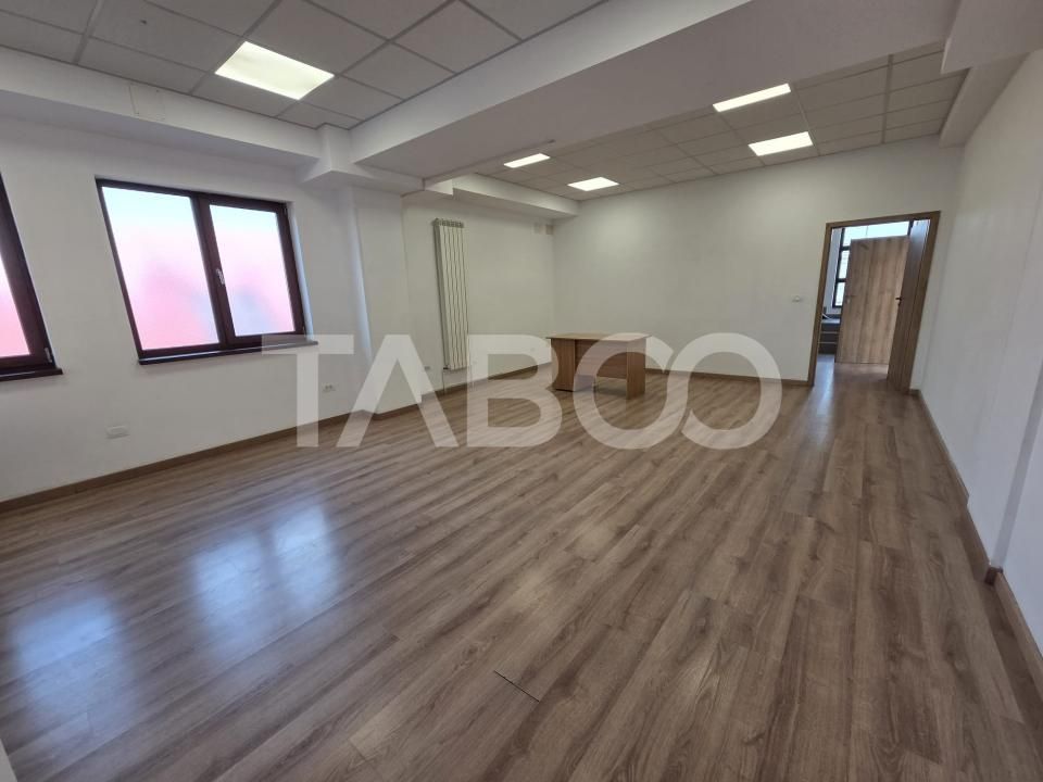 Spațiu de birouri cu 14 camere de închiriat în Făgăraș – fotografia 2 din 14