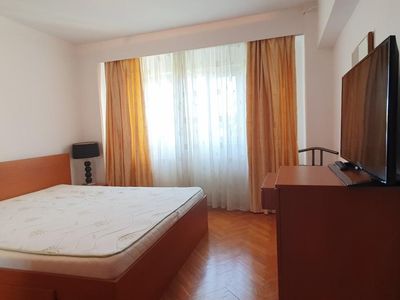 Apartament cu 3 camere de închiriat în Calea Calarasilor, București – fotografia 3 din 12