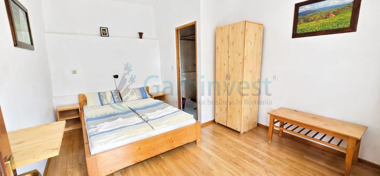 Proprietate cu 10 camere de vânzare în Central, Remetea – fotografia 17 din 24