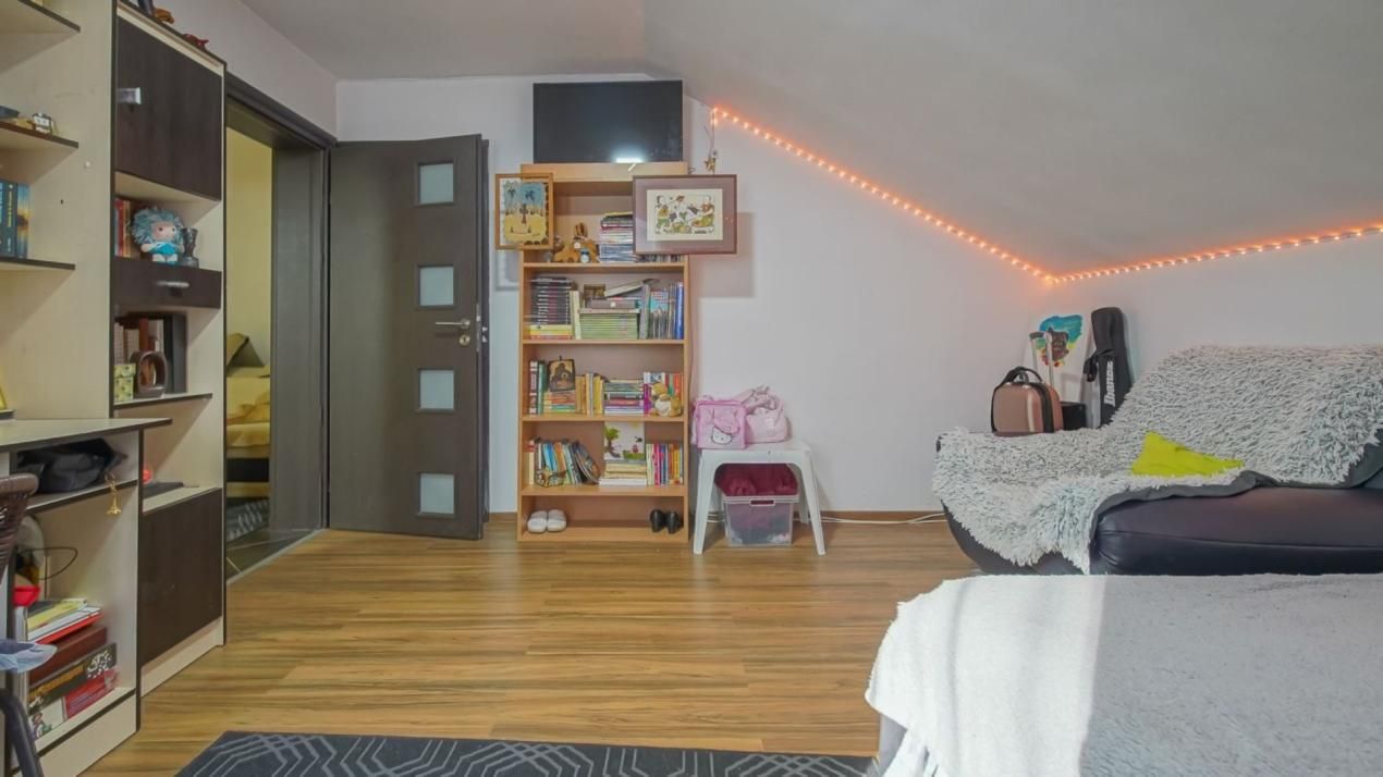 Casă cu 6 camere de vânzare în Sud, Brașov – fotografia 13 din 18
