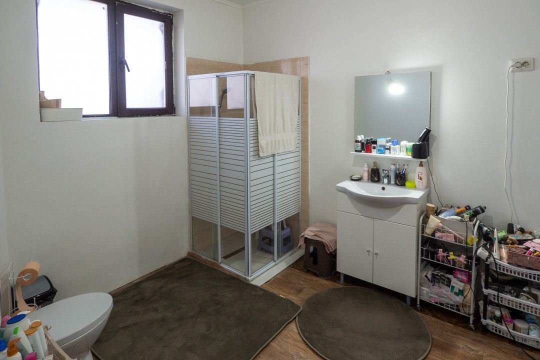 Casă cu 8 camere de vânzare în Est, Voluntari – fotografia 45 din 65