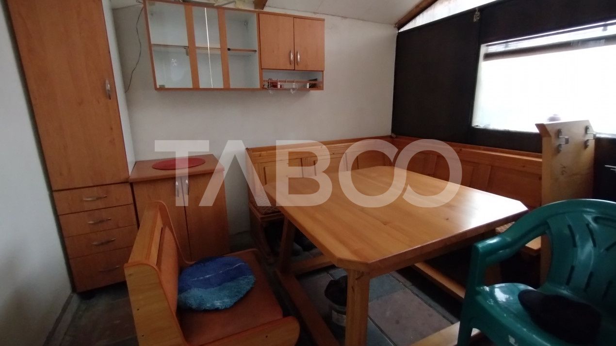 Casă cu 10 camere de vânzare în Rausor – fotografia 13 din 24
