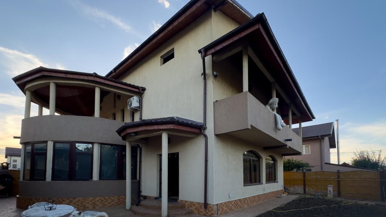 Casă cu 9 camere de vânzare în Afumați – fotografia 17 din 17