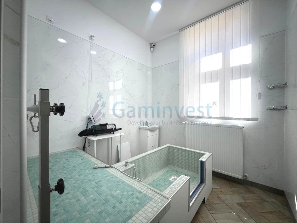 Spațiu comercial cu 5 camere de închiriat în Central, Oradea – fotografia 2 din 7