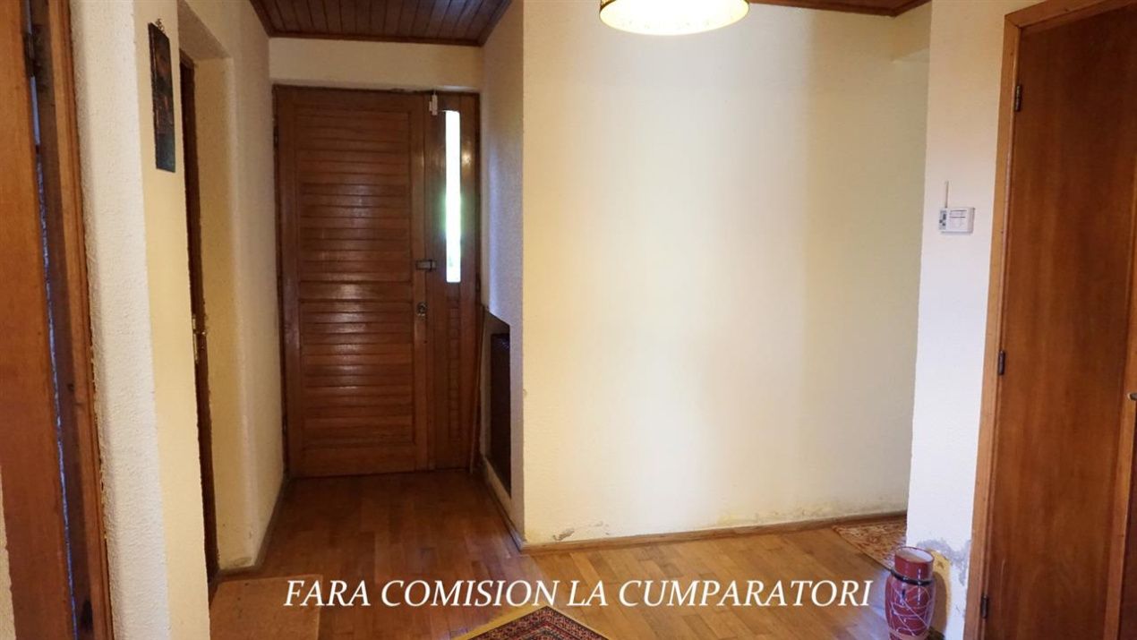 Casă cu 7 camere de vânzare în Daesti – fotografia 19 din 44