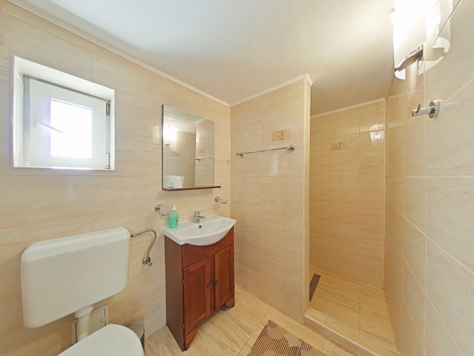 Casă cu 5 camere de închiriat în Moieciu de Jos – fotografia 17 din 18