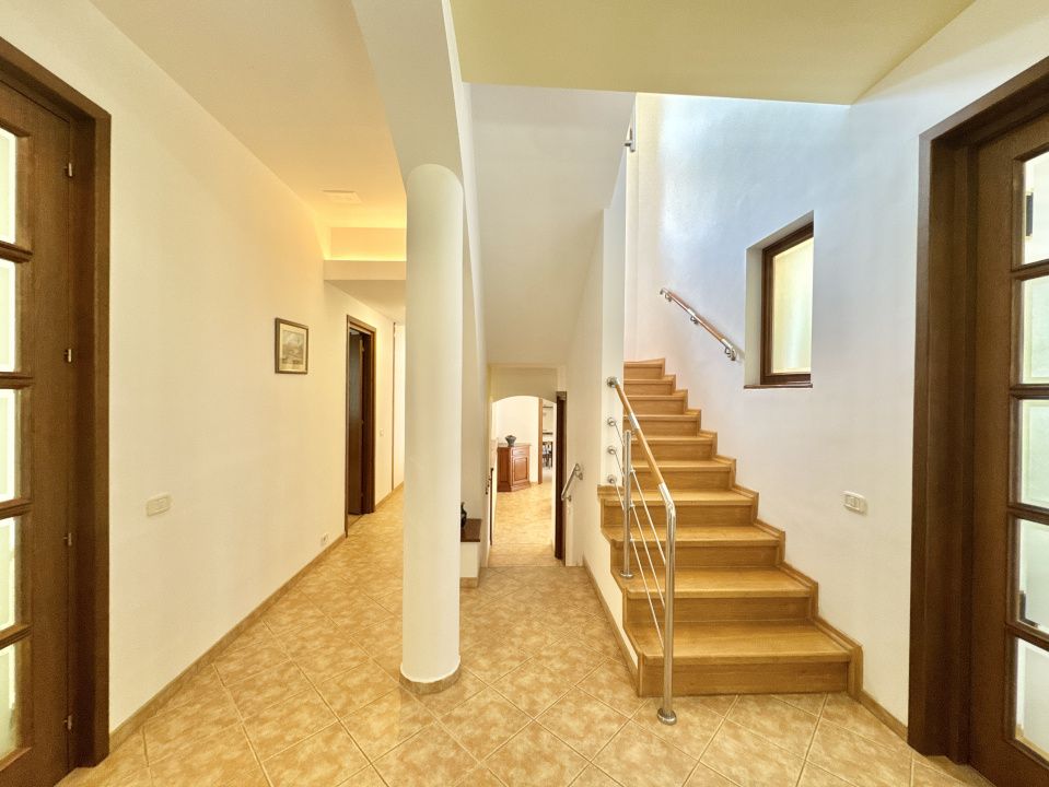 Spațiu comercial cu 10 camere de vânzare în Central, Frumusani – fotografia 33 din 40