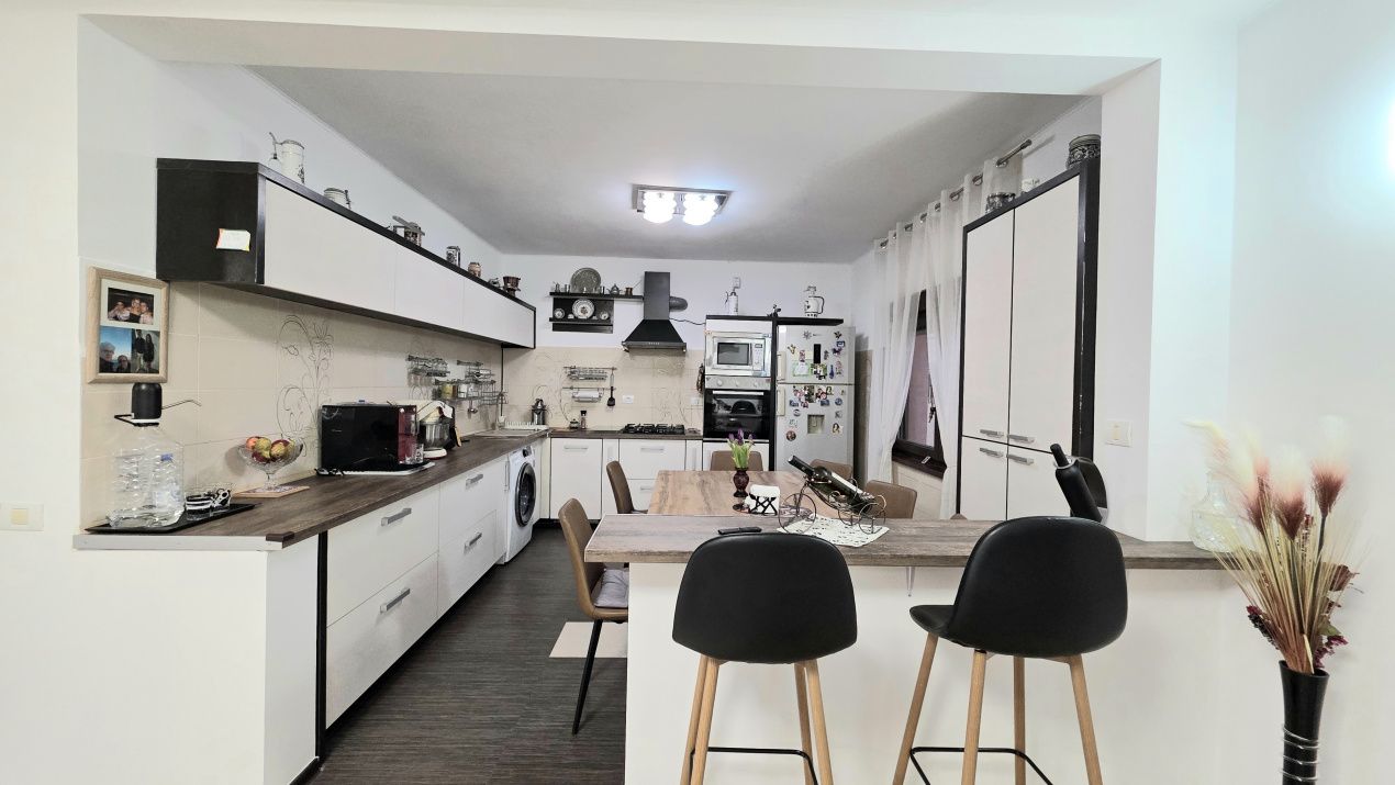 Casă cu 6 camere de vânzare în Mamaia-Sat – fotografia 6 din 36