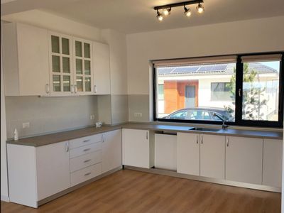 Casă cu 4 camere de închiriat în Tunari – fotografia 4 din 9